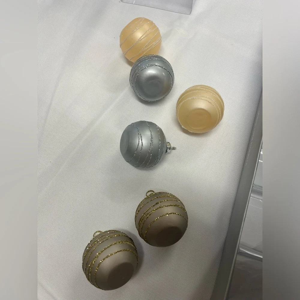 Ornament Photo or Card Holders Set/6 Metallic Pier 1 Imports Christmas Ball